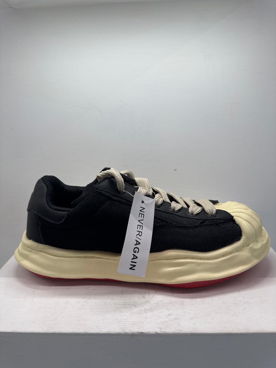 Sneackers Never Again