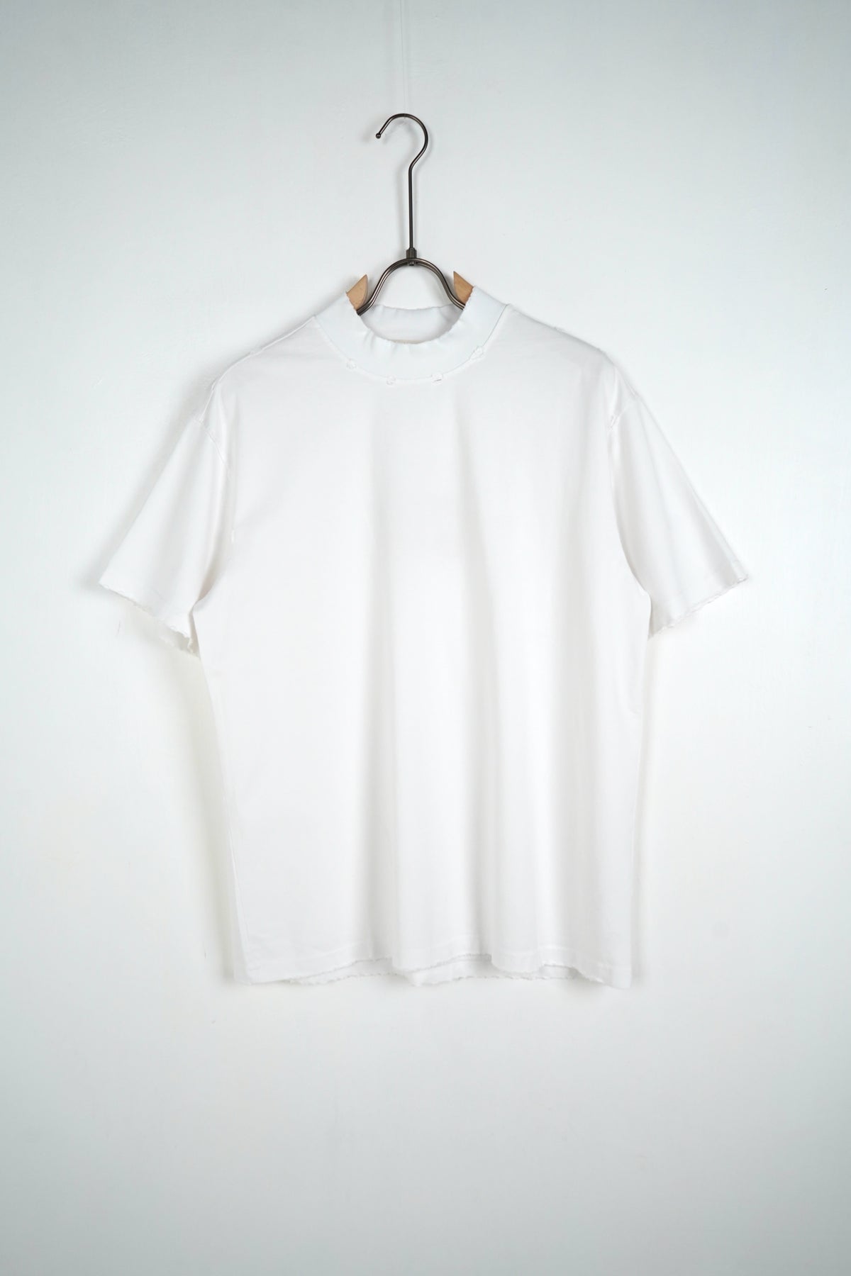 T-Shirt Over Bale Bianco