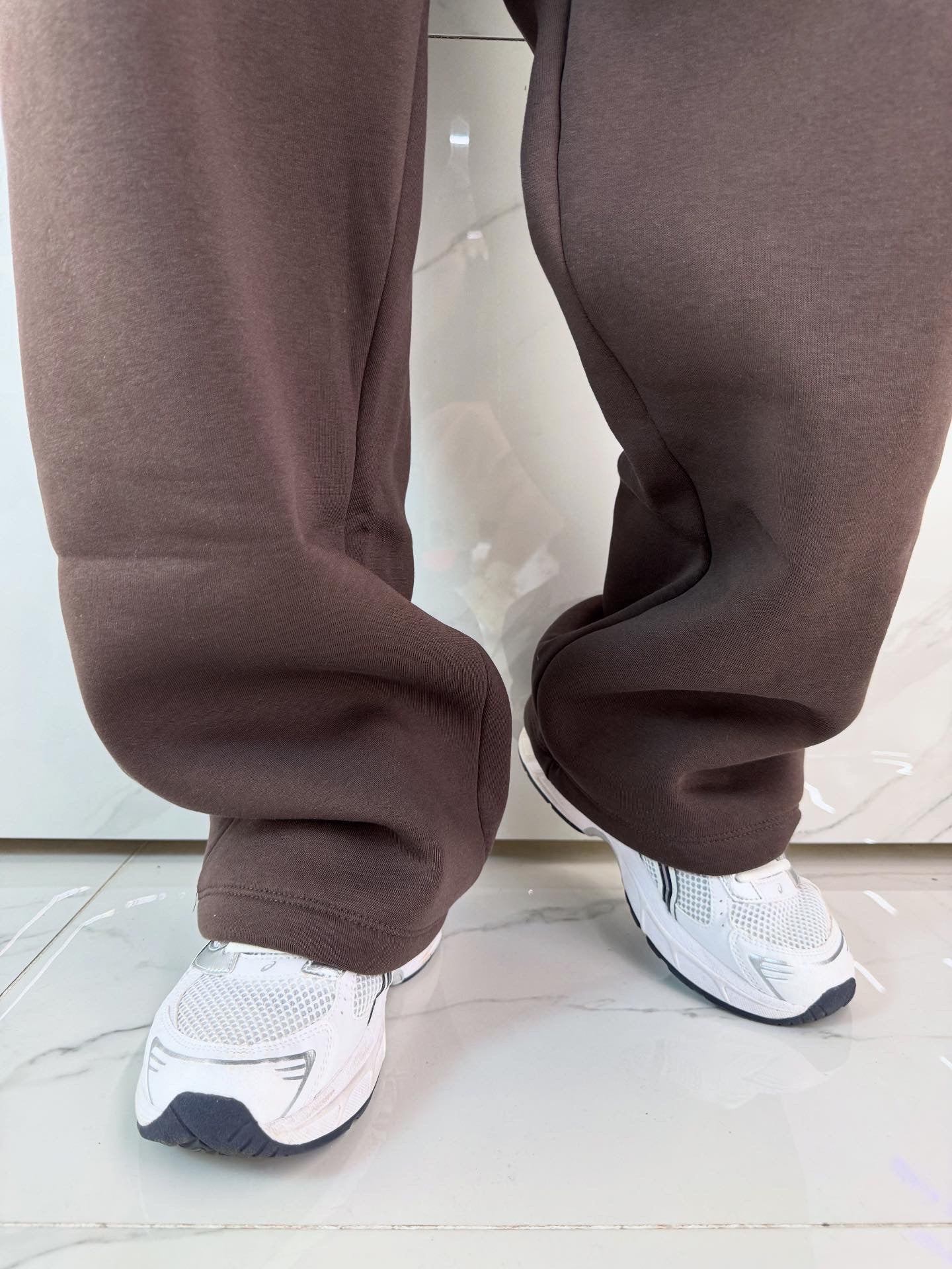 Panta tuta Marrone