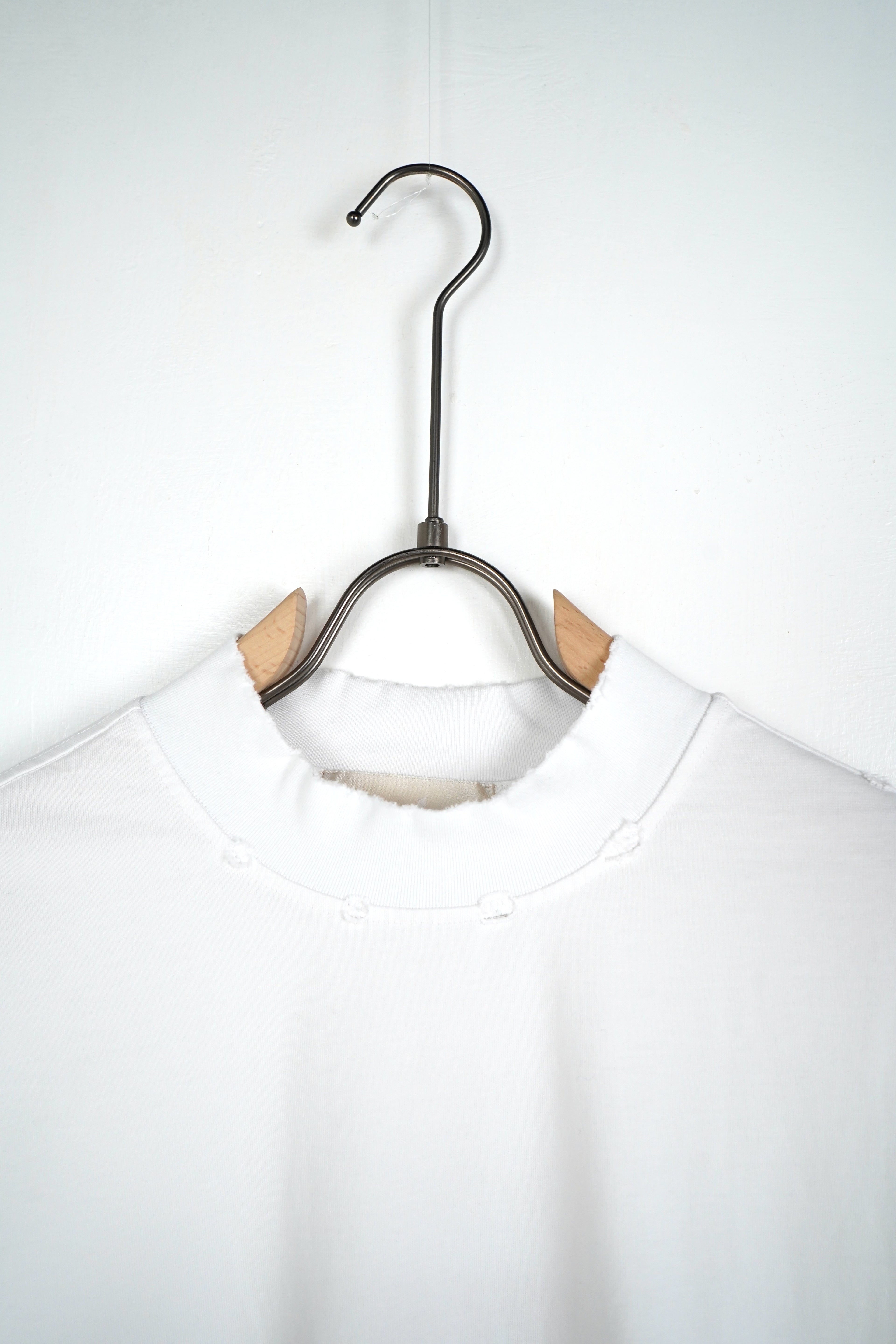T-Shirt Over Bale Bianco