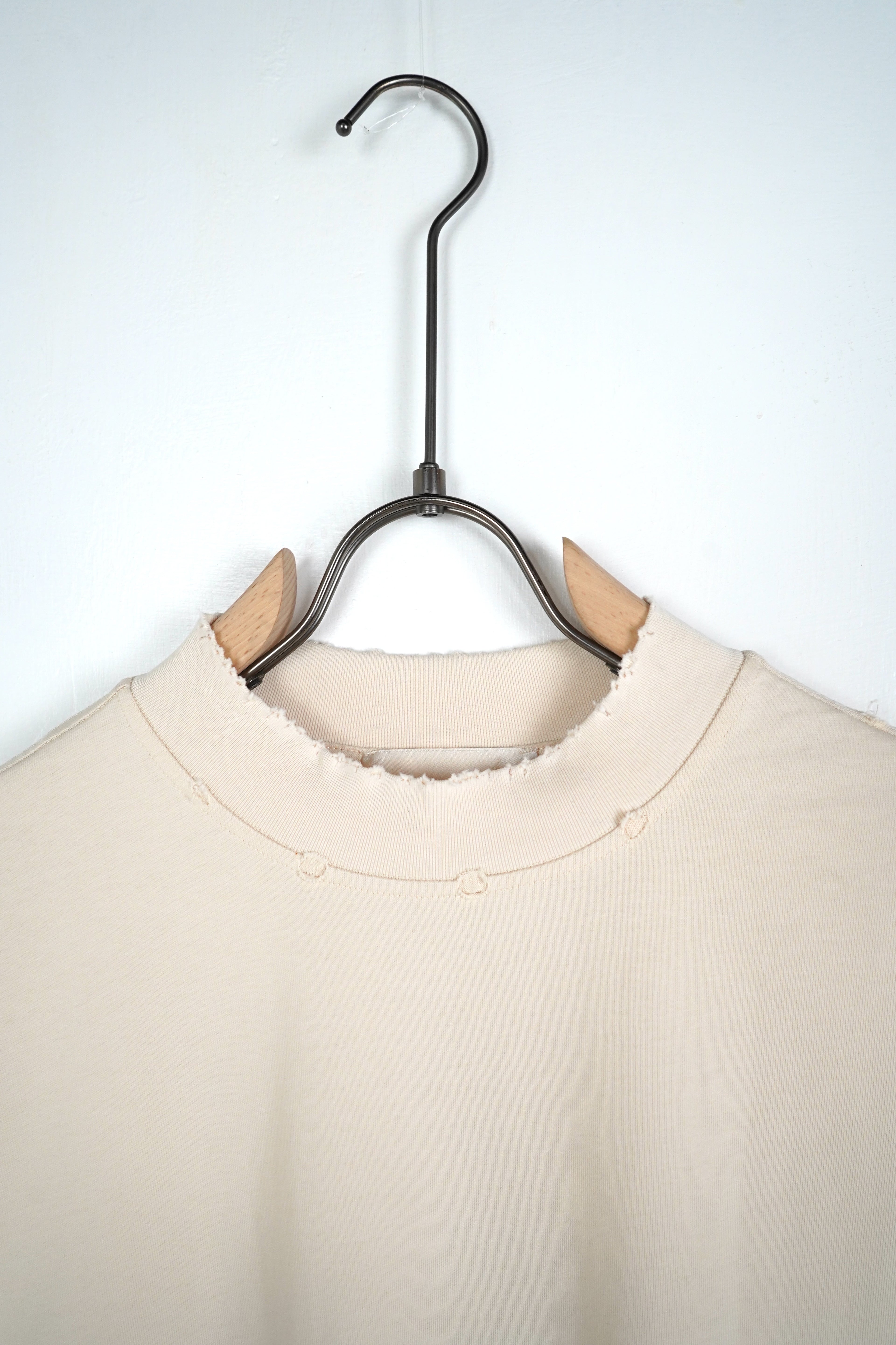T-Shirt Over Bale Panna