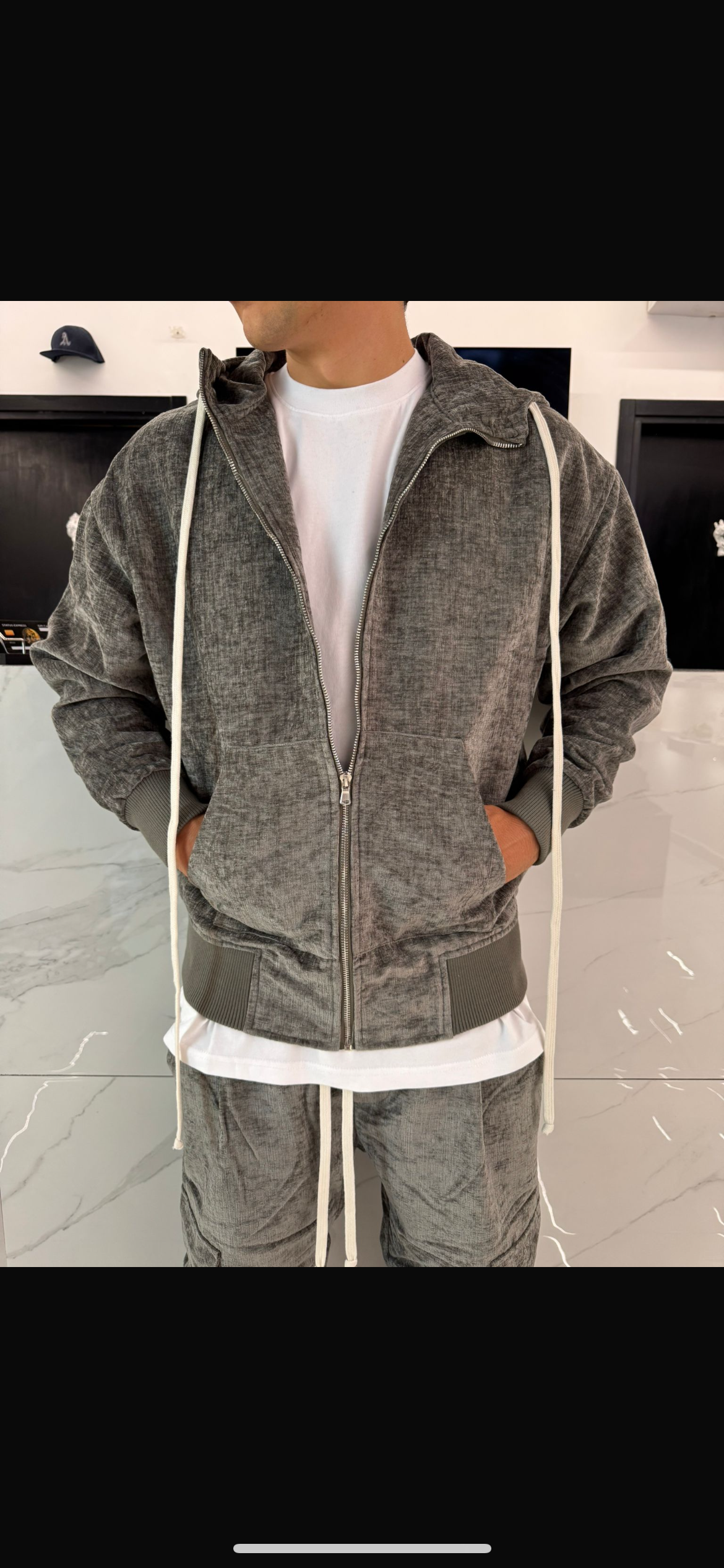 Completo grigio vellutato