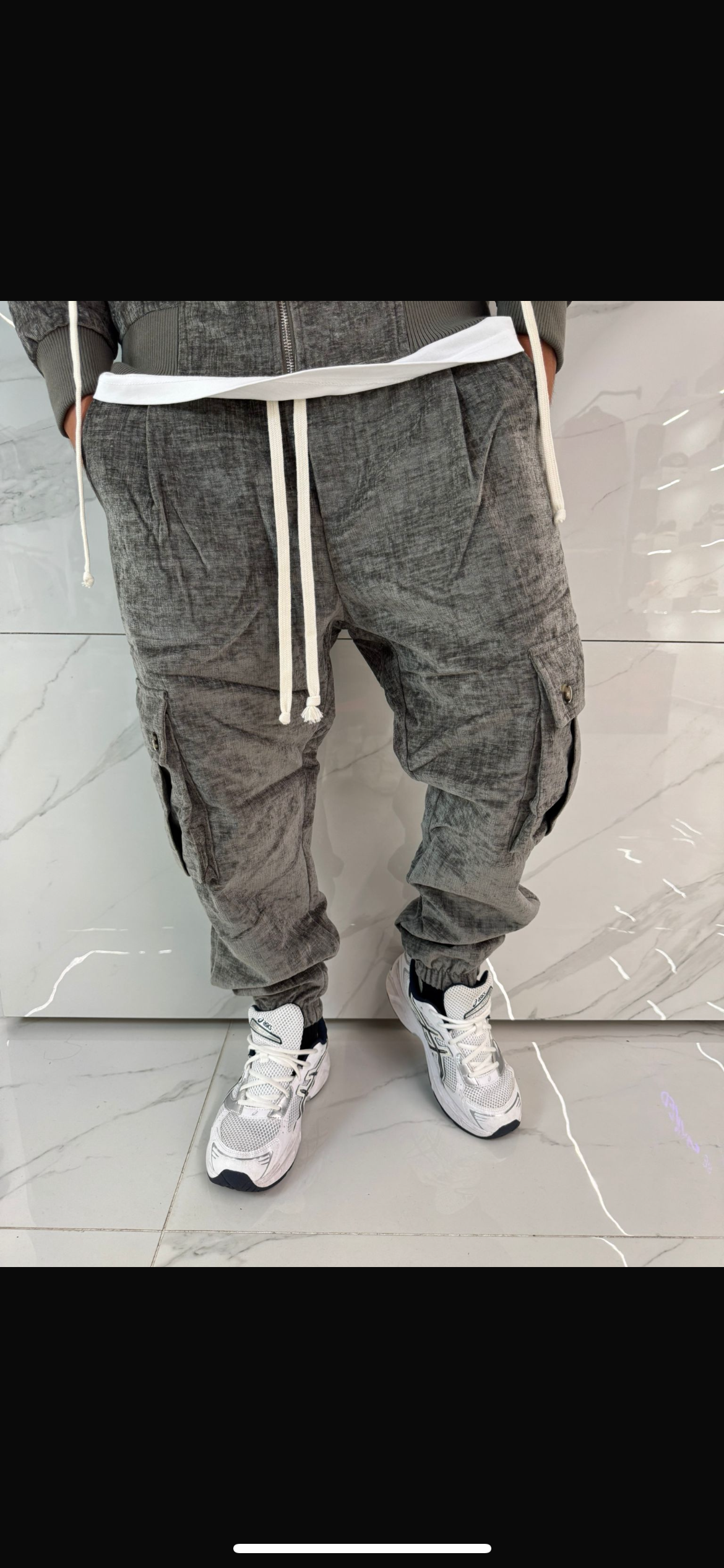 Completo grigio vellutato