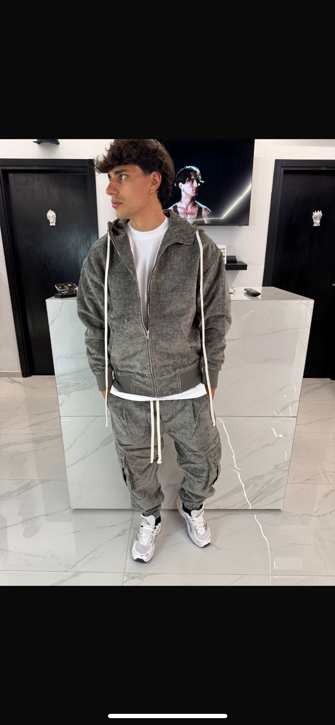 Completo grigio vellutato