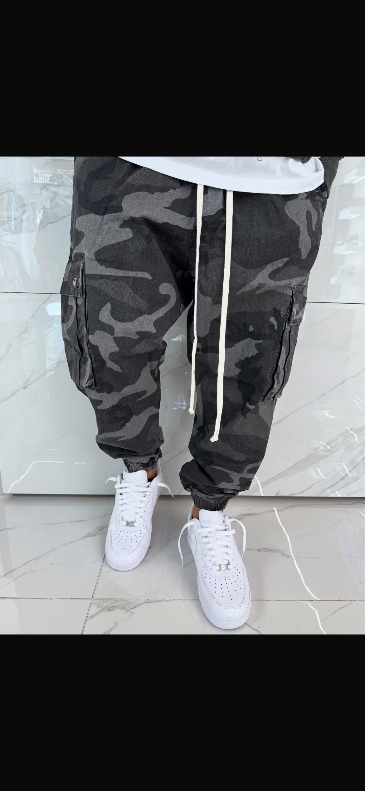 Completo militare grigio scuro